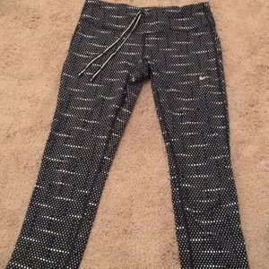Nike cropped leggings